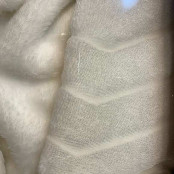 Ultra-soft luxury bathrobe - Picture 4 of 7